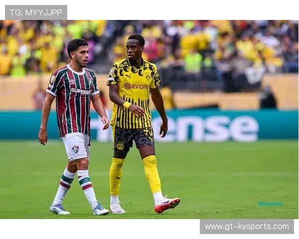 多特蒙德前锋连续演零射门，球迷对其能力存疑，多特蒙德队